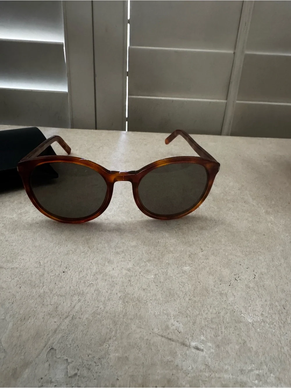 Saint Laurent classic round